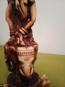 Stolek japonský historizující vyřezávaný sleva na 3990 - 6