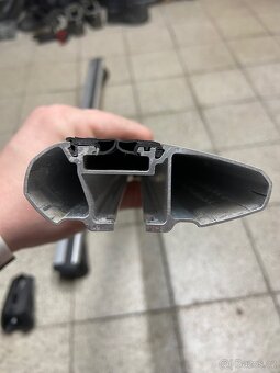 Thule příčníky na hagusy. WingBar + patka 7104 - 6