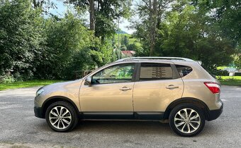 Nissan Qashqai 1,6 benzín 84 kW, naj. 111 300 km, r.v. 2010 - 6