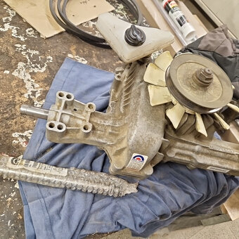 Zahradní traktor: Opravy hydrostatických převodovek - 6