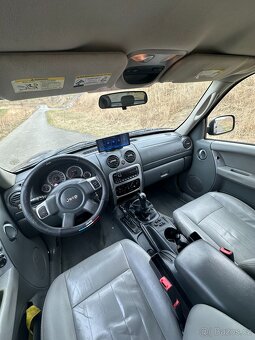 Jeep Cherokee 2.8 120KW - 6