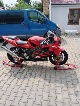 Honda CBR 600 F sport r.v 2003 - 6