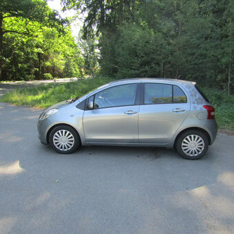 Toyota Yaris II 1,3VVT-i 64kw, AUTOMAT, Klimatizace - 6
