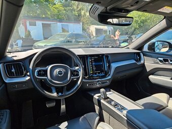 Volvo XC60 R-Design AWD Mild-Hybrid rok 02/2020 - 6