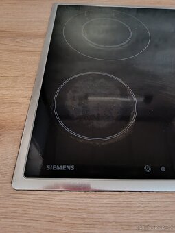 Krásná bílá (téměř plně vybavená) kuchyň - 6