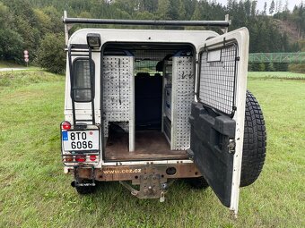 Land Rover Defender 110. 2.4 TD 90kW. 4x4. Rv 2008. Nová STK - 6