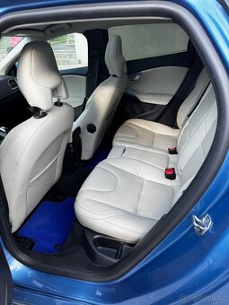 Volvo V40 D2, servis Volvo, nezávislé topení, panorama - 6