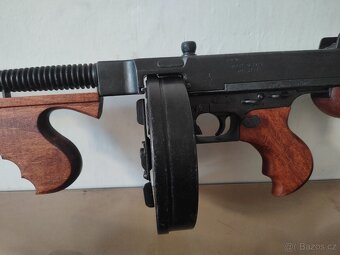 Samopal Thompson 1928 nefunkční replika - 6