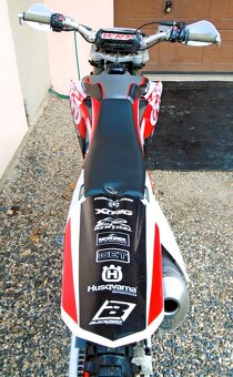 Husqvarna TE 250 - r. 2005 - 6