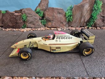 Prodám model formule F1 1:18 Jordan Peugeot - 6