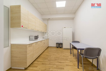 Pronájem kancelářského prostoru, 20 m², Praha, ul. Podbabská - 6