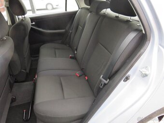 Toyota Corolla 1.6 i , 81 kW benzín, 2005 - 6