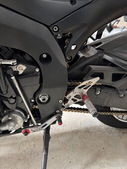 Suzuki GSX-R750 - 6