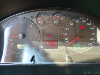 Volkswagen T5, 1.9TDI 62kw, spací vestavba + nafukovací stan - 6