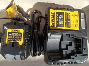 Baterie DeWalt 5Ah 1,7Ah 18V Power Stack a nabíječka DCB1104 - 6