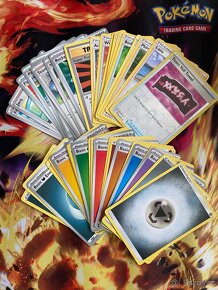 Originální Pokémon karty - 320 ks - 6