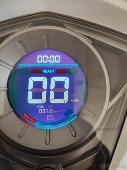 Prodám HECHT Equis e-skútr White - 6