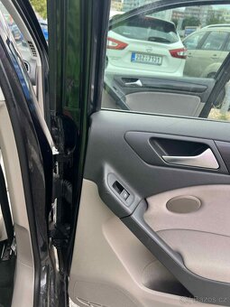 Volkswagen Golf VI - 6