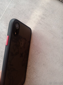 Apple iPhone XR 64GB - 6