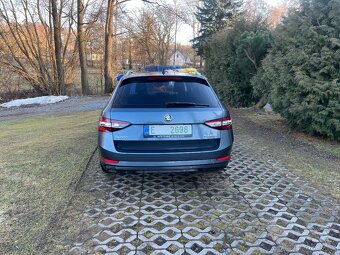 SKODA SUPERB COMBI 2.0 TDI NAVI LED - 6