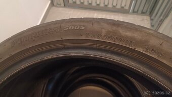 225/40/19  225/40 19 - 6