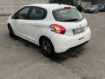 Peugeot 208 ve velmi dobrém stavu, najeto 46 013 km,interiér - 6