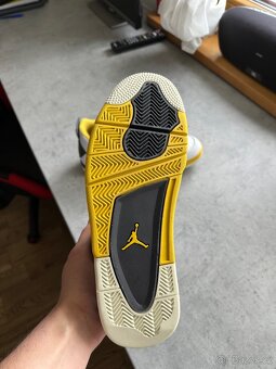 Jordan 4 retro vivid sulfur - 6