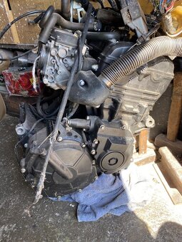 Motor Honda 600 - 6