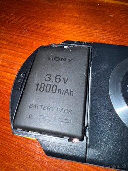 PSP 1003 + nabijecka + obal + 2xUMD - 6
