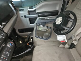 Ford F150 rok 2017 kompletní kabina - 6