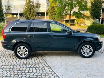 Volvo XC90 2.4 D5 AUT 1.MAJITEL 7 MÍST KAMERA TAŽNÉ SERVISKA - 6
