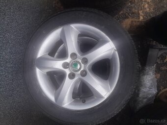 nd z škoda fabia 2 1.2htp 44kw červená bílá modrá stříbrná - 6