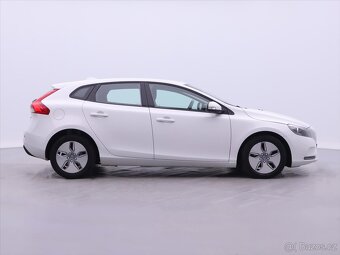 Volvo V40 2,0 D2 Drive-E Kinetic CZ 1Maj (2018) - 6