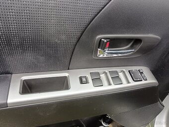 Mazda 5 2,0 benzín 7 mistné - 6