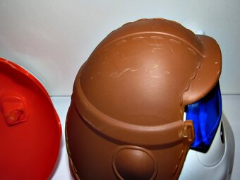 Kinder maxi vejce figurka Pilot, Ferrero dóza. - 6