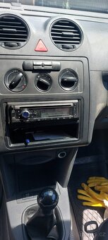 Volkswagen CADDY 1,9 DIESEL - 6