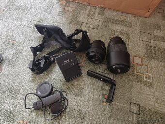 Nikon D5600, 3 objektivy, brašna příslušenství - 6