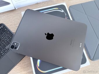 iPad Pro M4, 11" + MAgicKeyboard - záruka 23 měsíců - 6