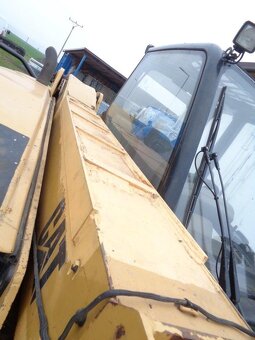 Prodám Caterpillar TH 220B - 6