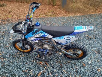 Dva pitbike s motorem Daytona a s motorem Stomp Detroit 170 - 6