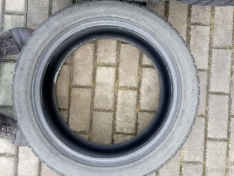 Prodám zimní pneu 205/50 R17 - 6