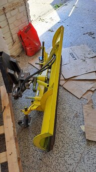 Prodám John Deere 2320 - 6