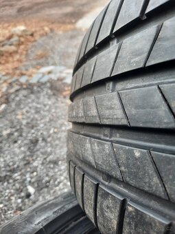 235/45R20 Bridgestone - 6