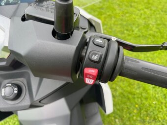 BMW C400X pouze 3800km Dph - 6