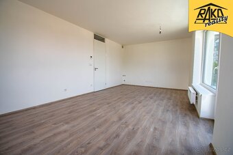 Prodej bytu 3+kk s balkonem a parkovacím místem - 6
