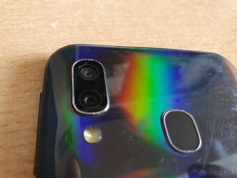 Funkční Samsung A40 bez nabíječky. - 6