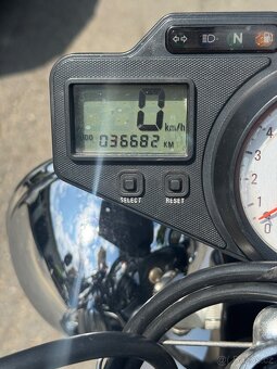 Triumph Speed Triple 955i - 6