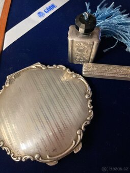 STŘÍBRNÁ souprava,pudřenka flakon a rtěnka,puncováno - 6