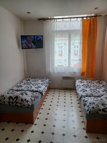 Pronájem pokoje v bytě 4+1 v centru Pelhřimov - 6