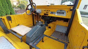 TOYOTA LAND CRUISER FJ40 - 6